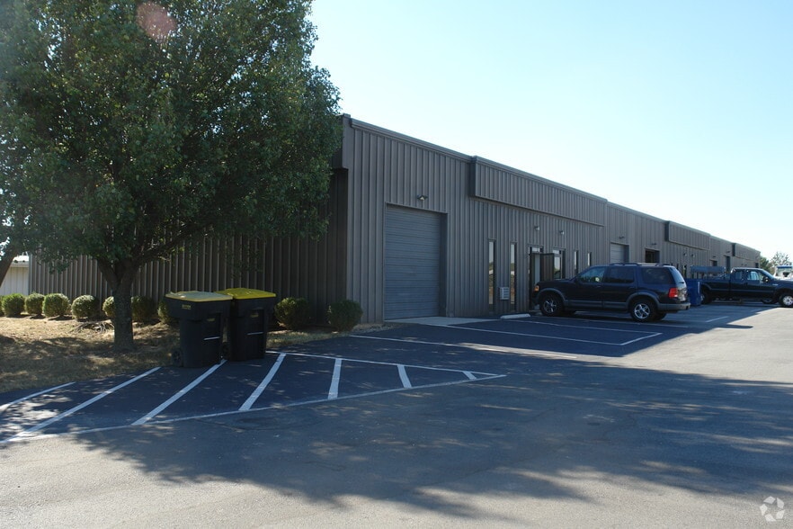 Primary Photo Of 3652-3662 Smith Farm Rd, Matthews Warehouse For Lease