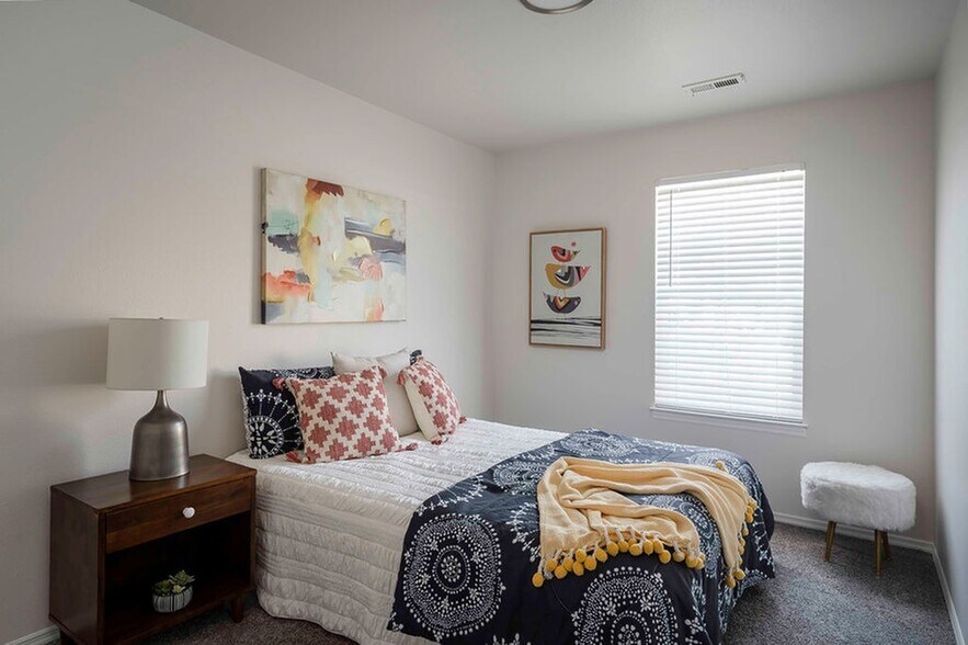 More Photos Of 275 S Fort Ln, Layton Apartments For Sale