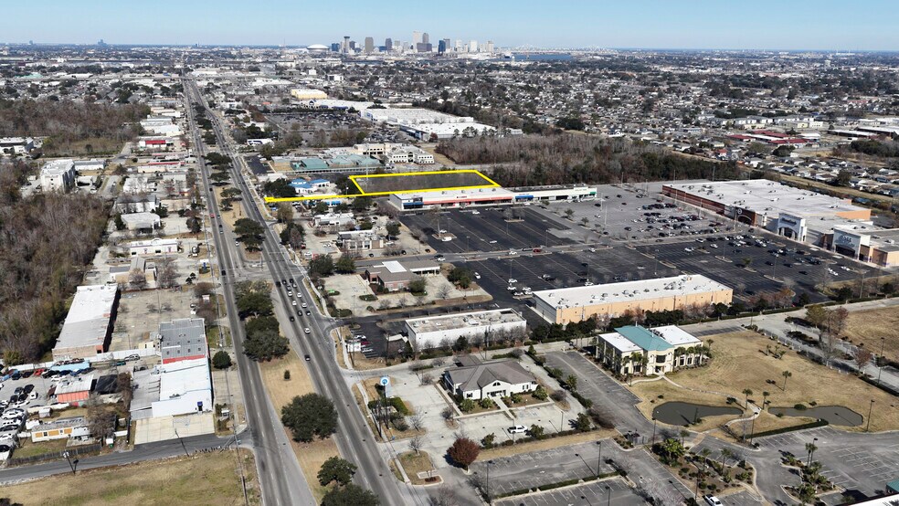 More Photos Of 1705 Manhattan Blvd, Harvey Land For Sale