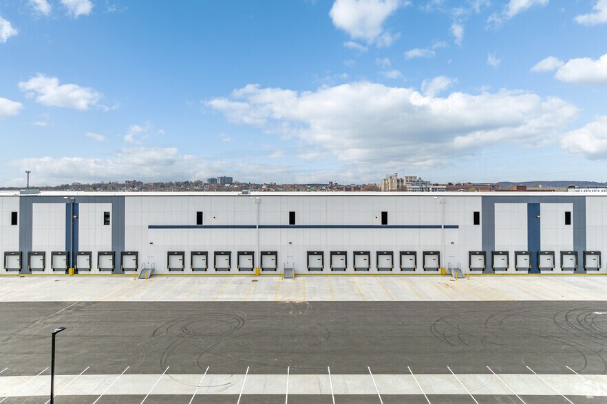 More Photos Of 122 8th St, Passaic Distribution For Lease
