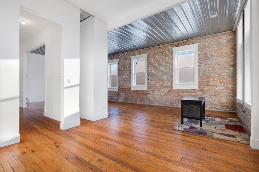 More Photos Of 107-109 W Pleasant Ave, Covington Loft Creative Space For Sale