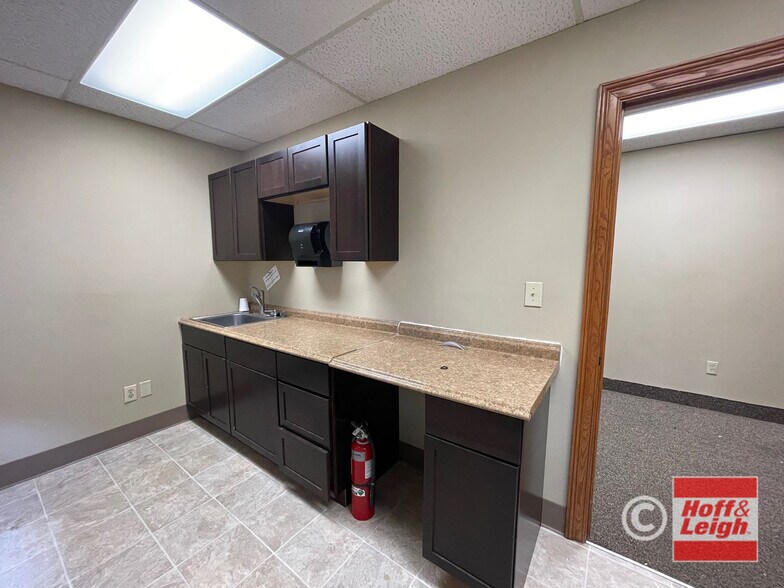 More Photos Of 3480 W Market St, Fairlawn Office For Sale