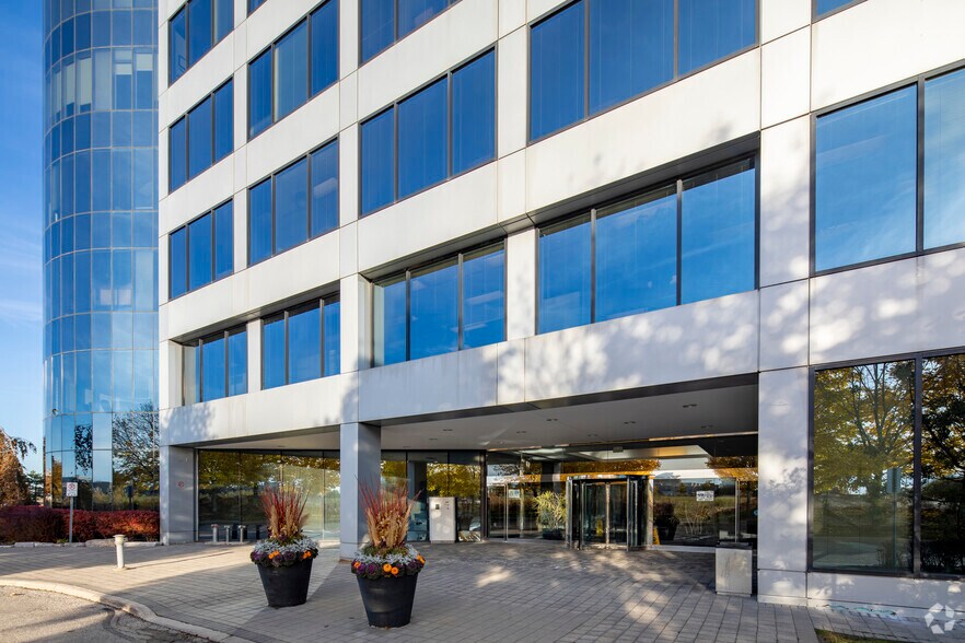 More Photos Of 45 Vogell Rd, Richmond Hill Office For Lease