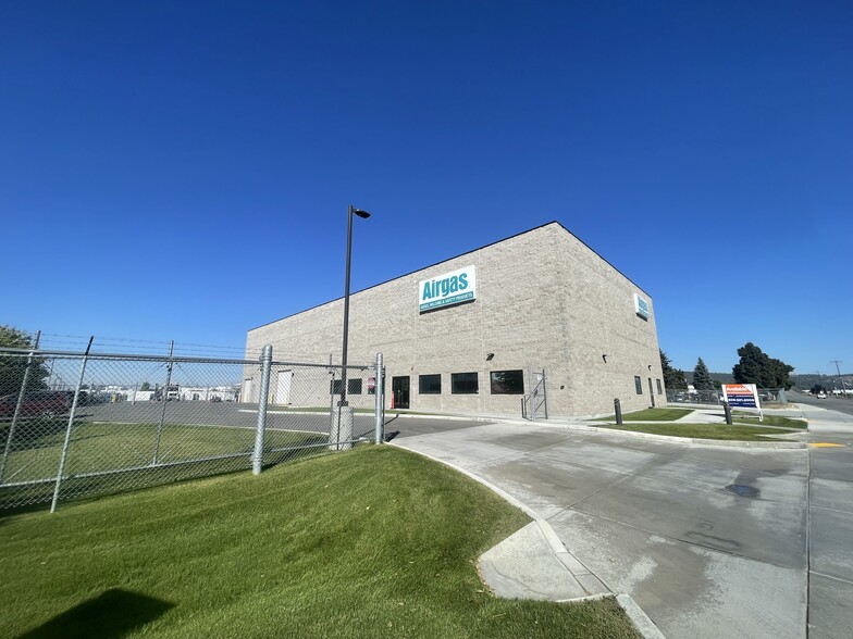 More Photos Of 925 N Fancher Rd, Spokane Valley Industrial For Lease