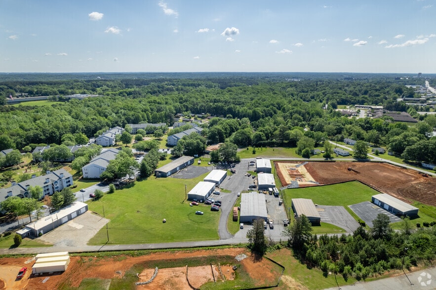 More Photos Of 410 Westbrook Ct, Spartanburg Unknown For Lease