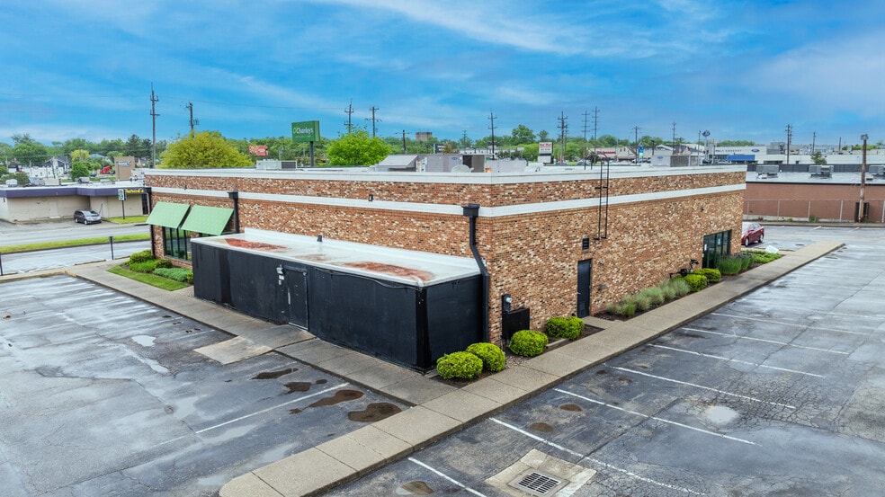 More Photos Of 5075 Crookshank Rd, Cincinnati Restaurant For Sale