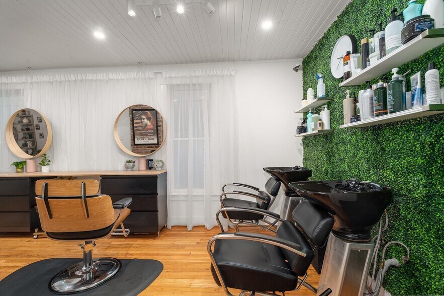 More Photos Of 5011 NE 13th Ave, Portland Office For Sale