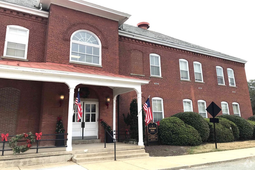 More Photos Of 33 Ingalls Rd, Fort Monroe Unknown For Lease