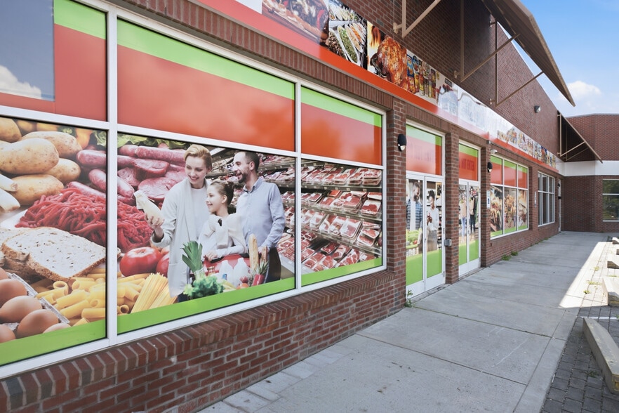 More Photos Of 937 State St, Bridgeport Storefront For Lease