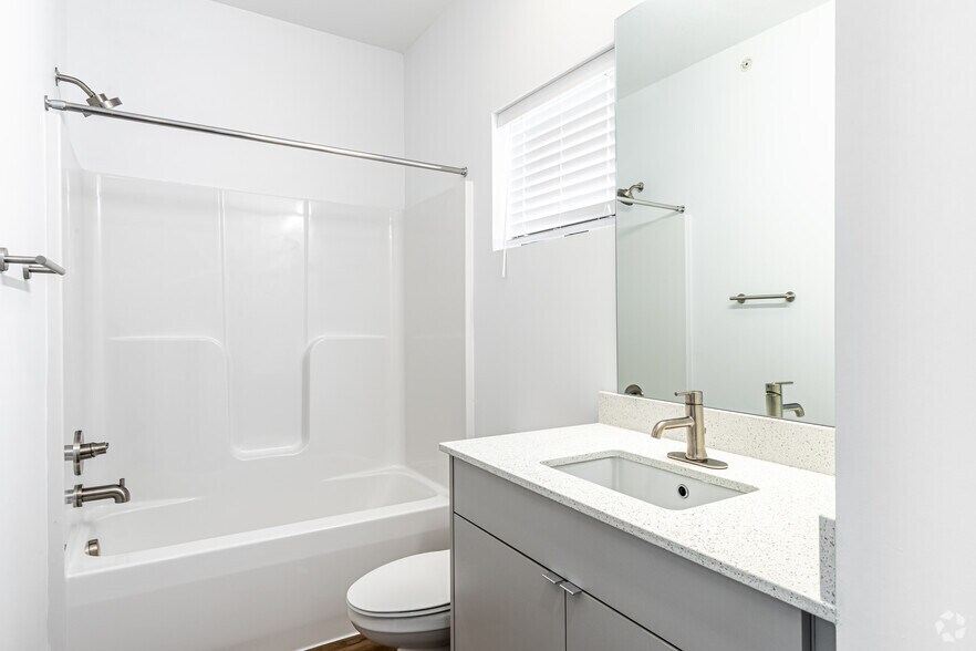 More Photos Of 6115 Nieman Rd, Shawnee Apartments For Sale