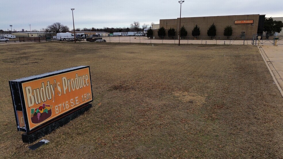 More Photos Of 8716 SE 15th St, Oklahoma City Distribution For Sale