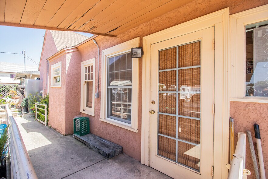 More Photos Of 215 E Fesler St, Santa Maria Storefront For Sale