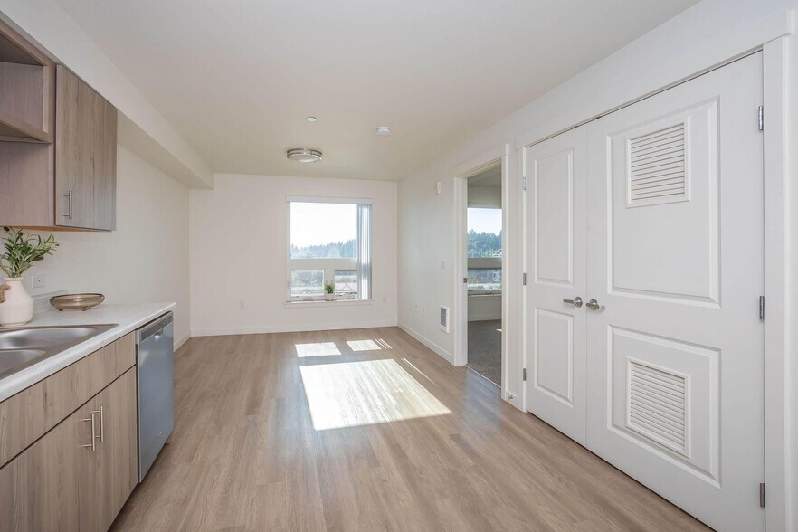 More Photos Of 15300 33rd Ave S, Seatac Apartments For Lease