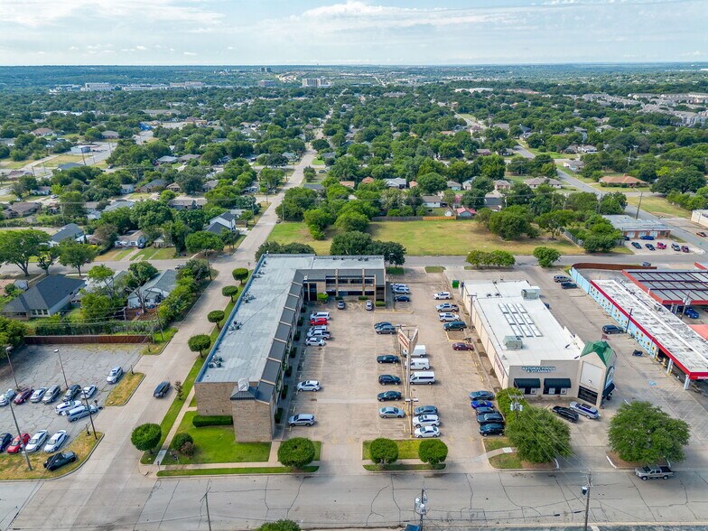 More Photos Of 5801 Curzon Ave, Fort Worth General Retail For Lease