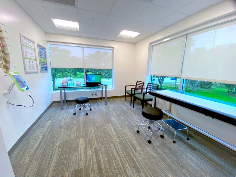 More Photos Of 1105-1129 Saxon Blvd, Orange City Office For Sale