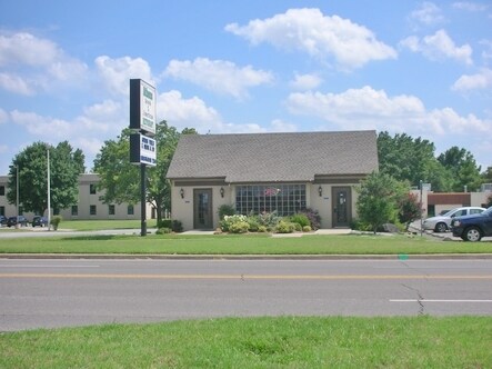 More Photos Of 7700 NW 23rd St, Bethany Restaurant For Lease