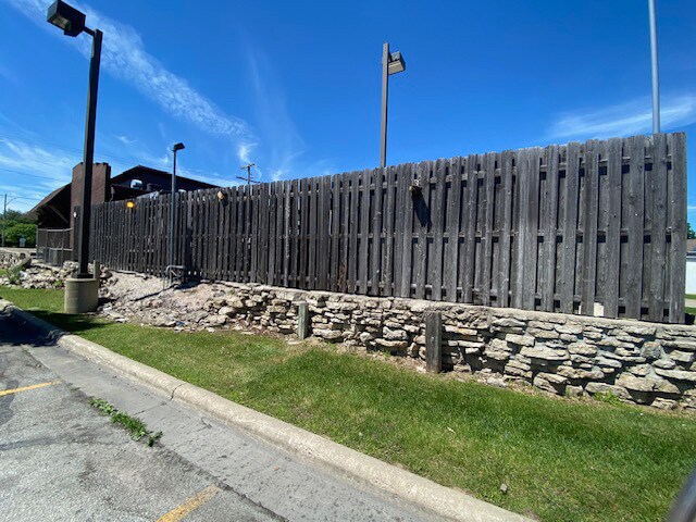 More Photos Of 1803 Main St, Green Bay Bar For Sale