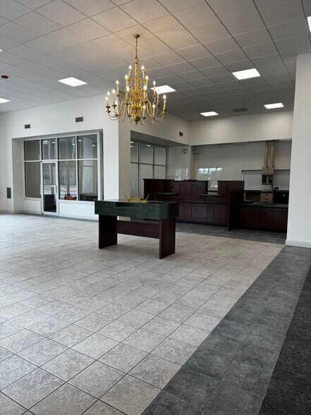 More Photos Of 620 Virginia St E, Charleston Bank For Lease