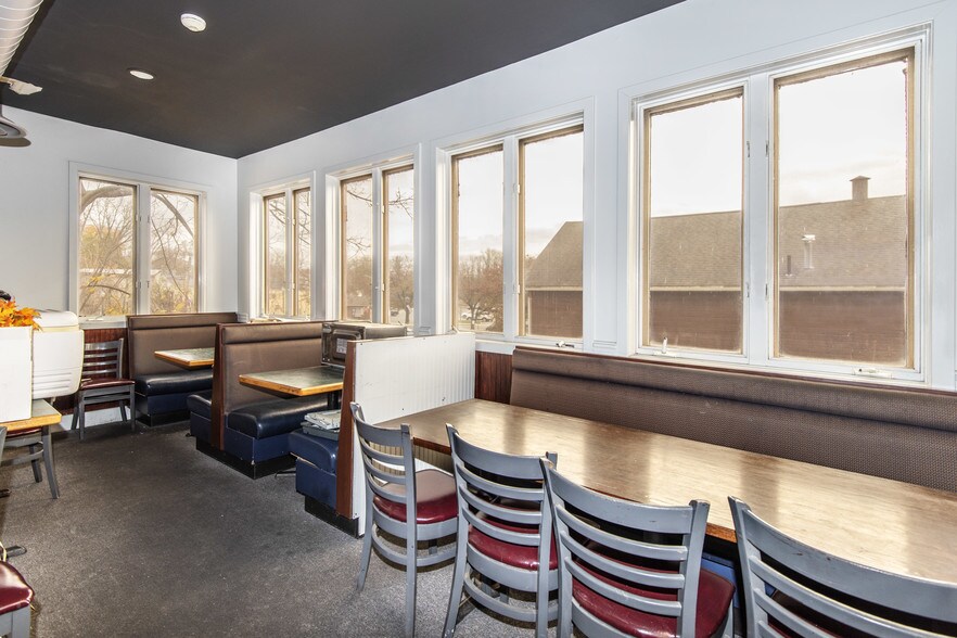 More Photos Of 32-34 Main St, Warwick Restaurant For Sale