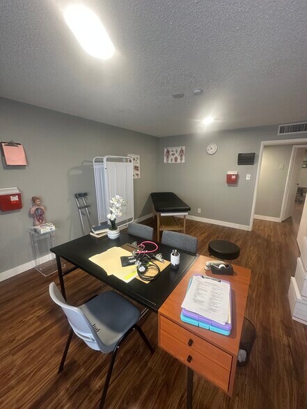 More Photos Of 2911-2943 Sammy Davis Jr Dr, Las Vegas General Retail For Lease
