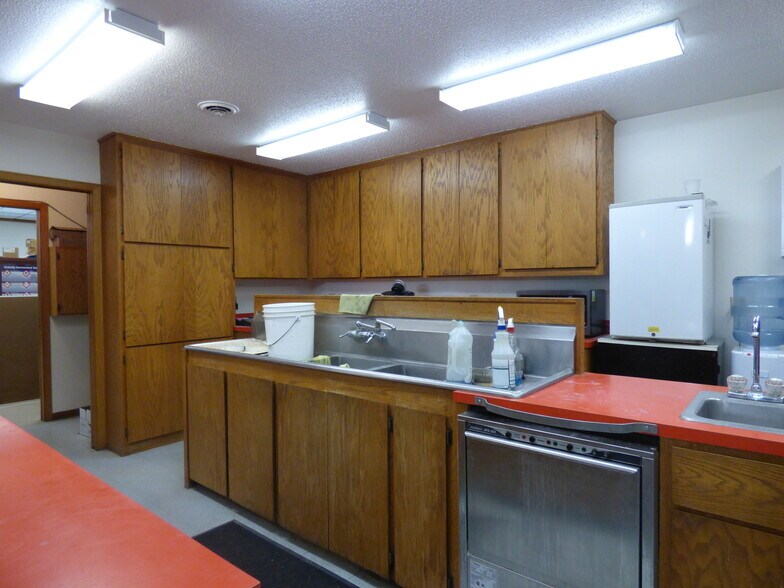 More Photos Of 106 N Renville St, Winthrop Office For Sale