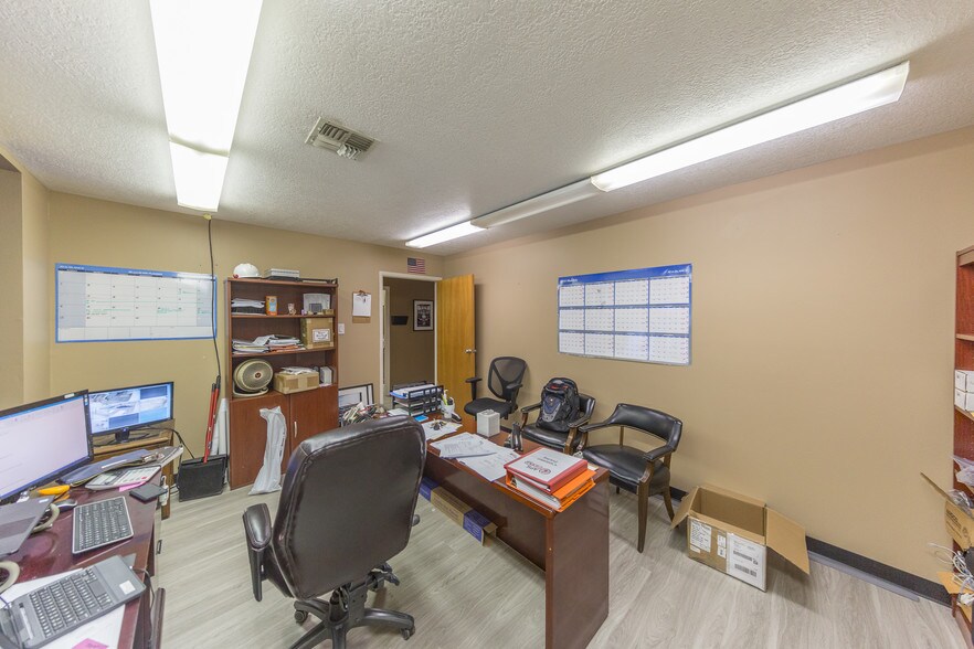 More Photos Of 1103 Center St, Pasadena Warehouse For Sale