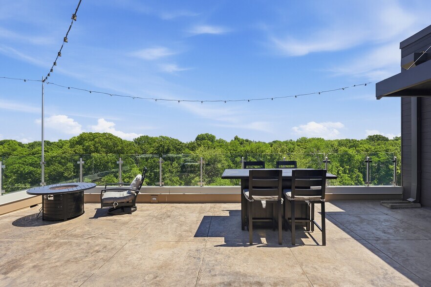 More Photos Of 1010 Enclave Blvd, Edwardsville Apartments For Sale