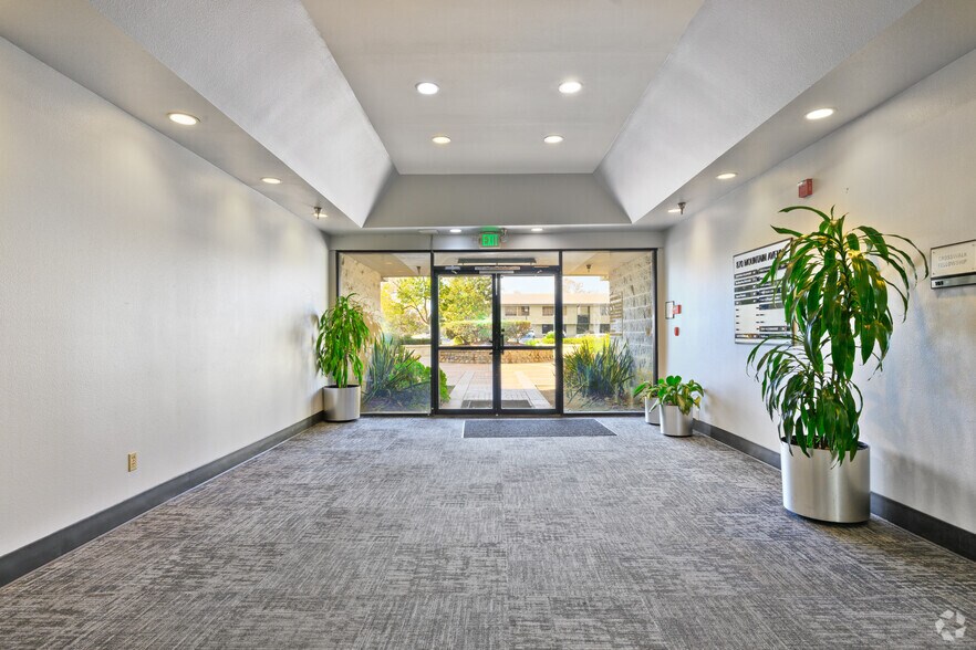 More Photos Of 870 N Mountain Ave, Upland Unknown For Lease