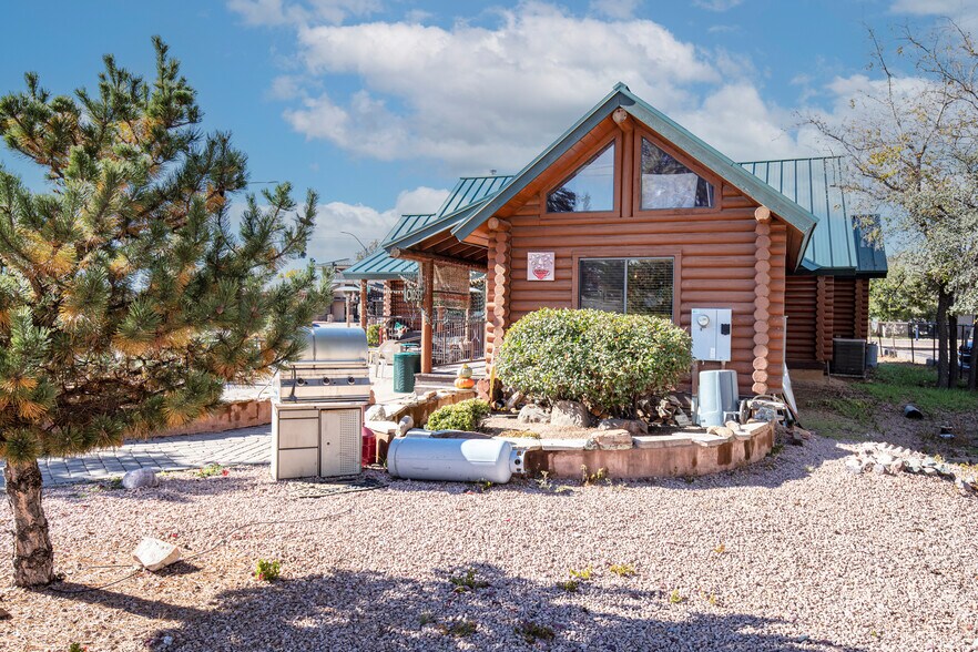 More Photos Of 102 E Main St, Payson General Retail For Sale