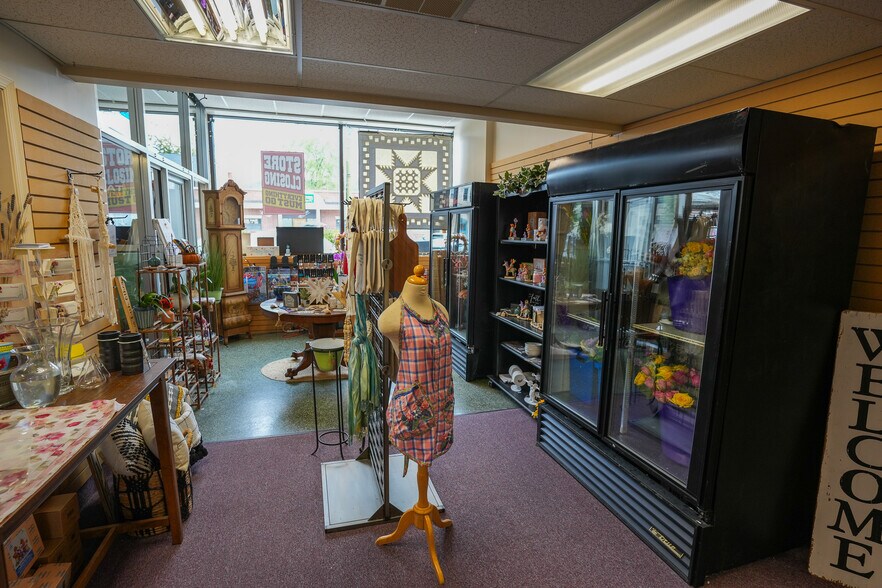More Photos Of 418 Delaware Ave, Palmerton Storefront For Sale
