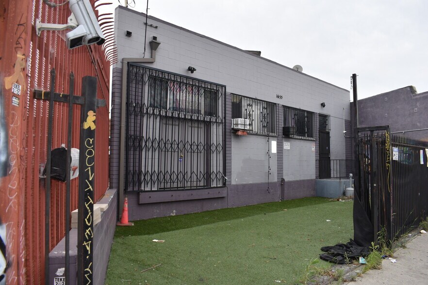 More Photos Of 1655 S Compton Ave, Los Angeles Manufacturing For Sale
