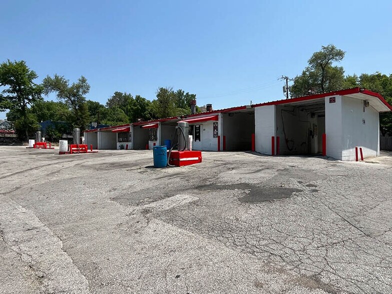 Primary Photo Of 4325 Prospect Ave, Kansas City Carwash For Sale