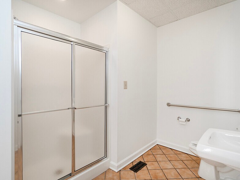 More Photos Of 3051-3057 S Church St, Burlington Office For Sale