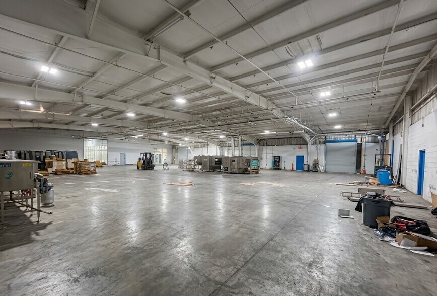 More Photos Of 2650 Jewett Ln, Sanford Manufacturing For Lease
