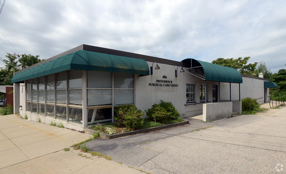 Primary Photo Of 486 Silver Spring St, Providence Medical For Lease