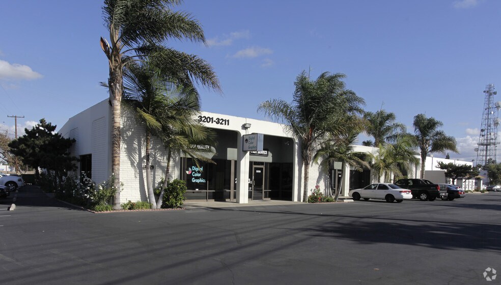 More Photos Of 3201-3211 W Warner Ave, Santa Ana Light Manufacturing For Lease