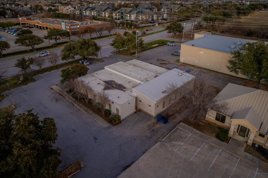 More Photos Of 2908 E Trinity Mills Rd, Carrollton Office For Lease