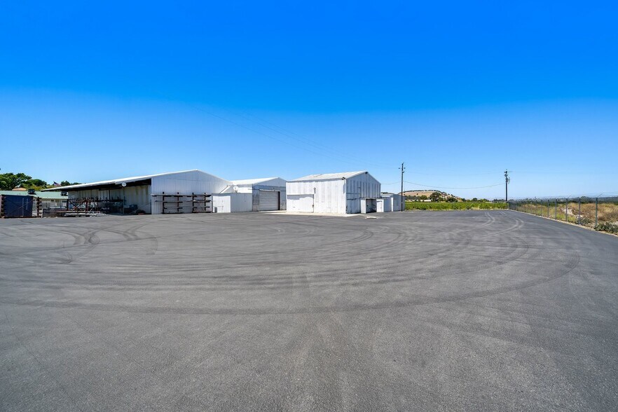 More Photos Of 2320 Ramada Dr, Paso Robles Industrial For Lease