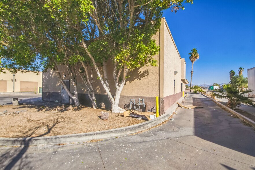 More Photos Of 379 S Lovekin Blvd, Blythe Fast Food For Sale