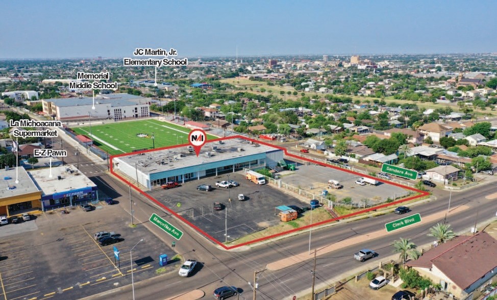 More Photos Of 201 E Clark Blvd, Laredo Storefront For Sale