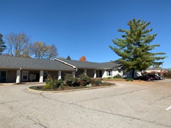 More Photos Of 1555 W Oak St, Zionsville Office For Lease