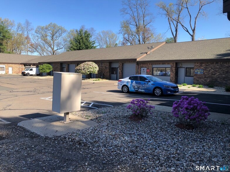 More Photos Of 400 Chapel Rd, South Windsor Light Manufacturing For Sale