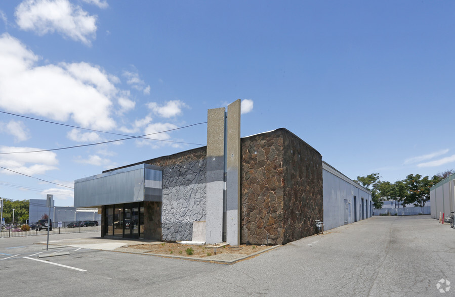 Primary Photo Of 2554-2562 W Middlefield Rd, Mountain View Industrial For Lease