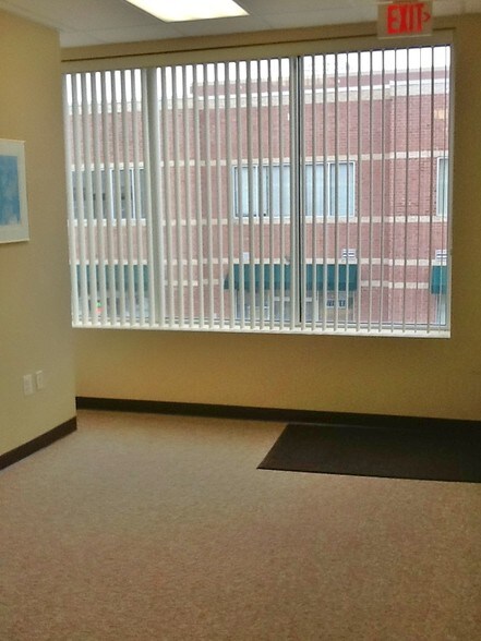 More Photos Of 14641 Lee Hwy, Centreville Office For Sale