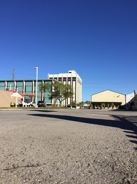 More Photos Of 8418 Broadway St, San Antonio Industrial For Sale