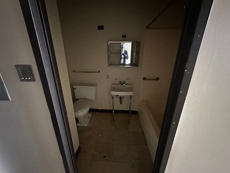 More Photos Of 215 Lelia St, Pittsburgh Apartments For Sale