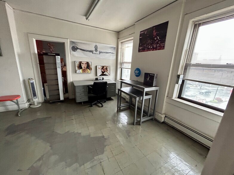 More Photos Of 20-34 Park Ave, Paterson Office For Sale