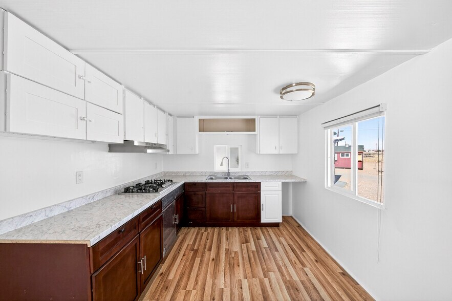 More Photos Of 11398 Bartlett Ave, Adelanto Contractor Storage Yard For Sale