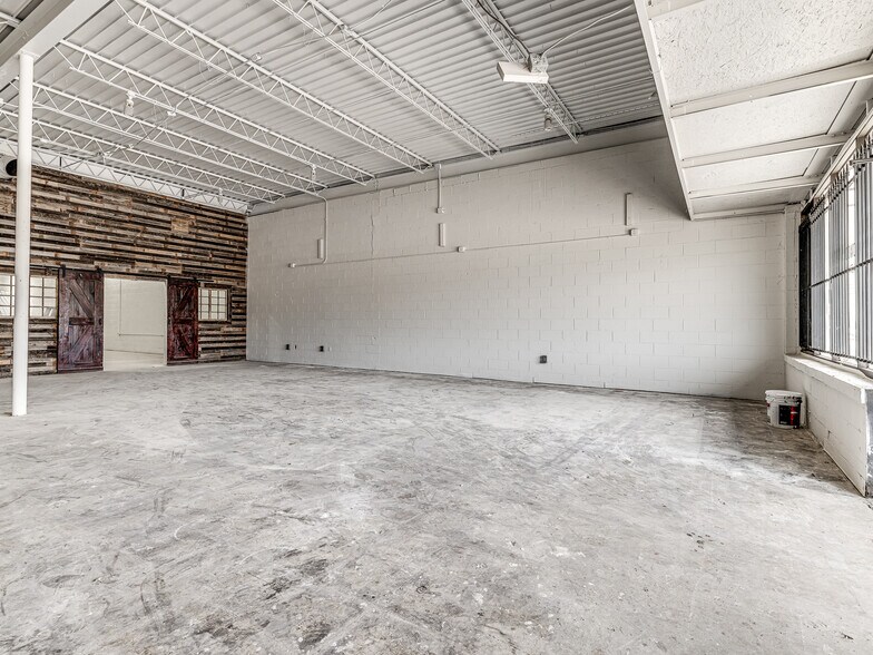 More Photos Of 912 N Pennsylvania Ave, Oklahoma City Warehouse For Lease