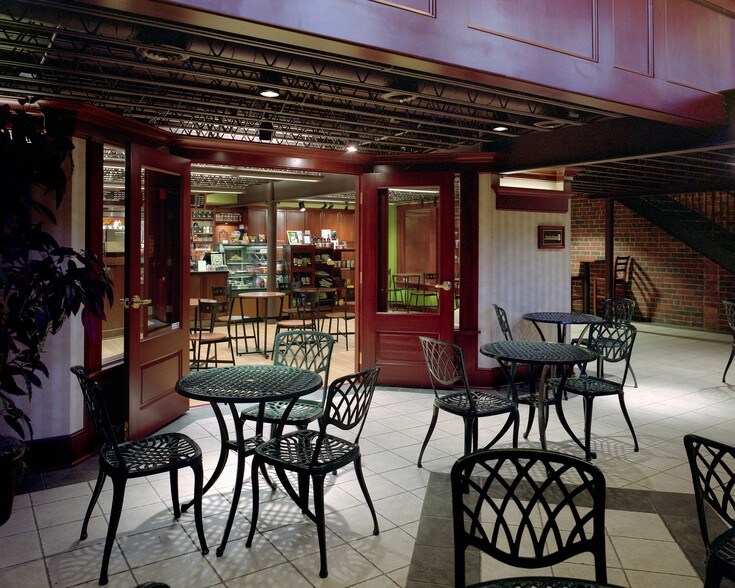 More Photos Of 144-156 E Liberty St, Wooster Storefront Retail Office For Lease